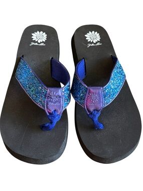 Yellow Box NWOT Ferdy Blue Glitter Flip Flop Sandals Women’s Size 9M